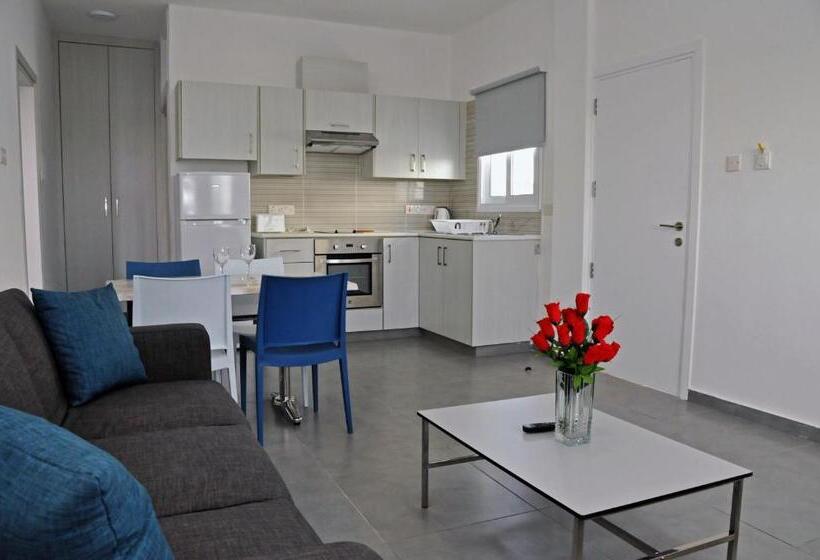 Апартаменты Deluxe с 1 спальней, с видом на бассейн, Kaos Hotel Apartments