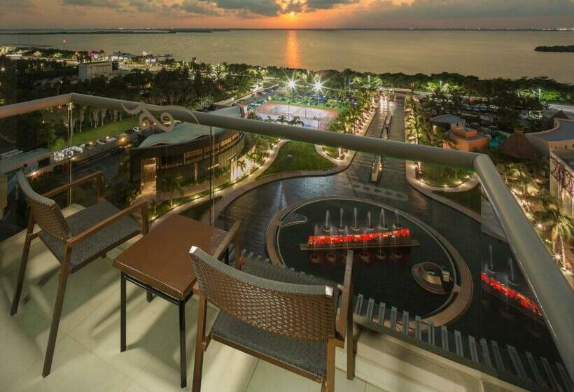 Cameră Deluxe Pat King Size, Hard Rock Hotel Cancun   All Inclusive