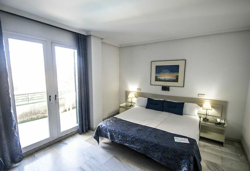 Студия Стандарт, Hospedium Hotel Apartamentos Simón Verde