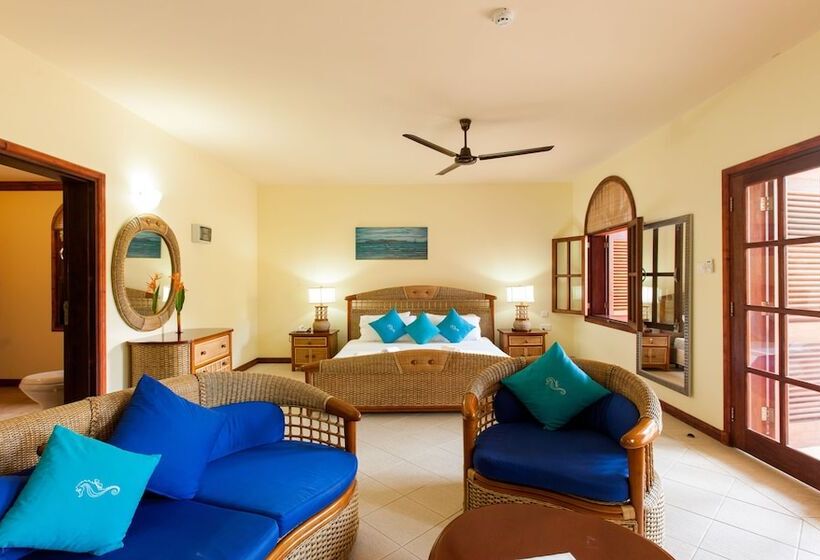 سوییت جونیور, Castello Beach