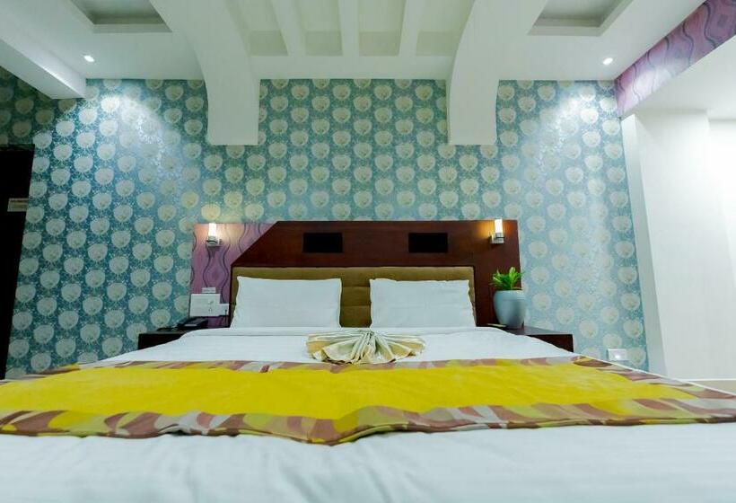 디럭스 룸, Orchid Residency By Magnum Hotels
