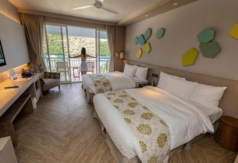 اتاق لوکس با چشم‌انداز دریا, Palau Royal Resort