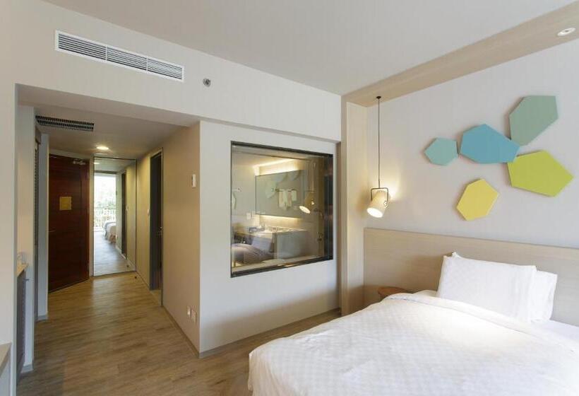 اتاق پریمیوم یک تخته, Palau Royal Resort