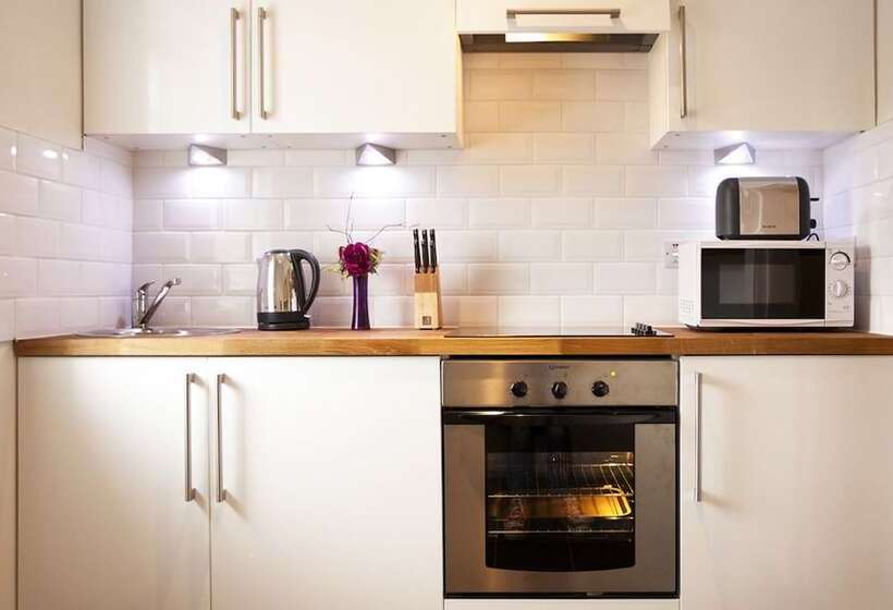 Апартаменты 2 Спальни, The Glen Mhor Apartments