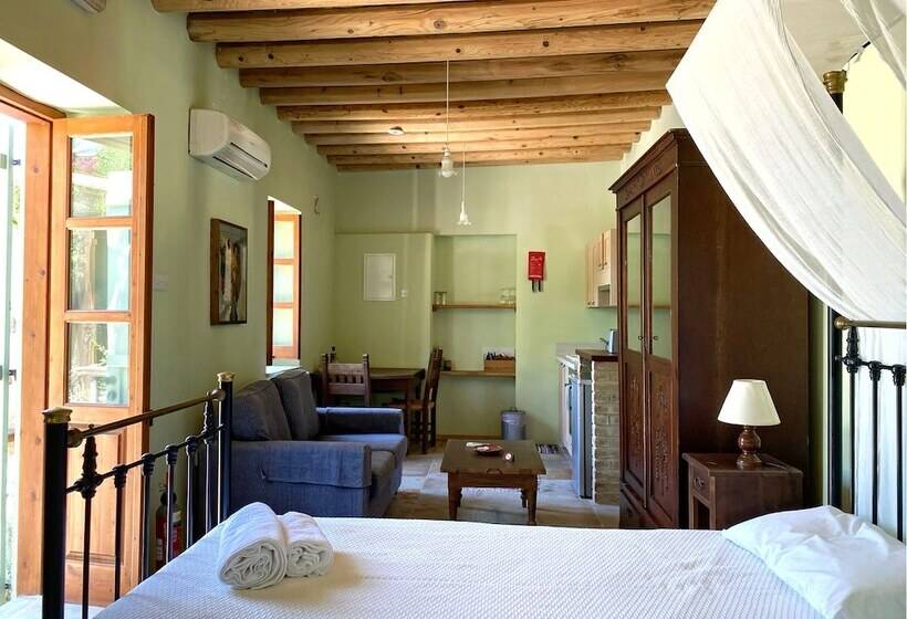 Студия Стандарт, Eveleos Country House