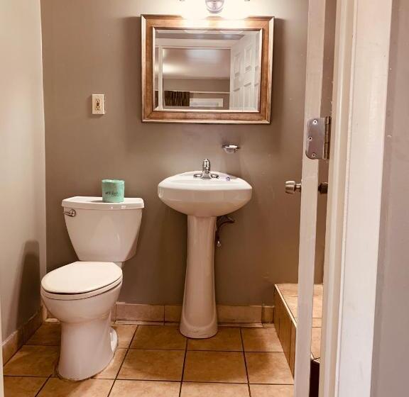 اتاق استاندارد, Red Carpet Inn  Norristown