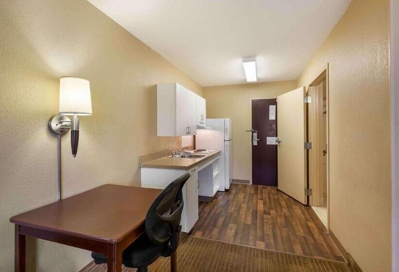 Студия Стандарт, Extended Stay America Suites  Cleveland  Brooklyn