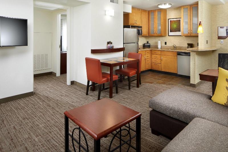 带大床的套房, Residence Inn By Marriott San Antonio Six Flags At The Rim