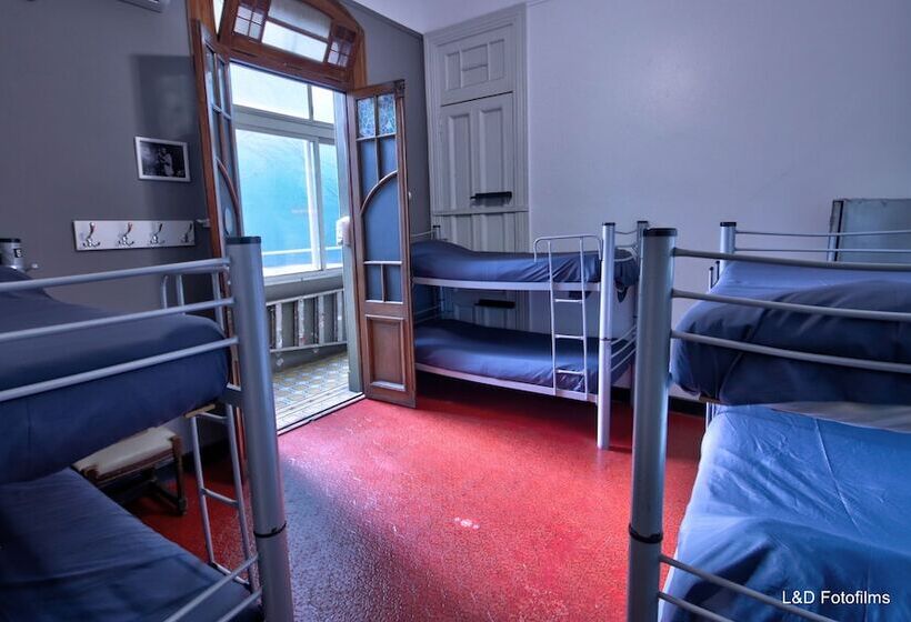 تختخواب در اتاق مشترک, Play Hostel Arcos