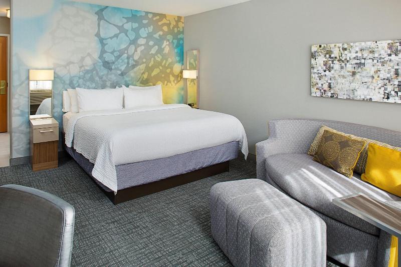 חדר סטנדרט עם מיטת קינג, Courtyard By Marriott Sacramento Midtown