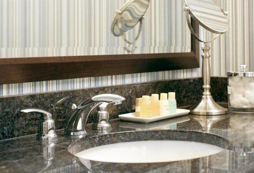 스탠다드 룸, Newport Beach Hotel & Suites