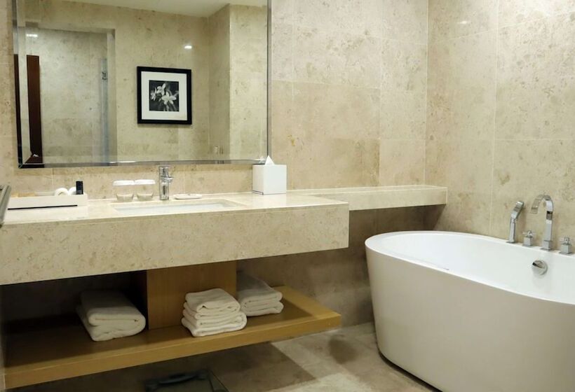 Люкс, The Chateau Spa & Wellness Resort