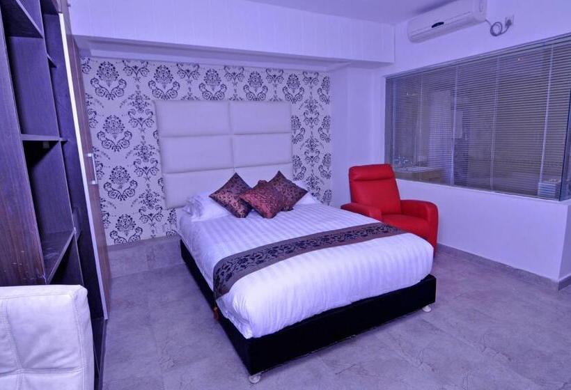 اتاق اجرایی, Contemporary Heights Hotel And Apartments