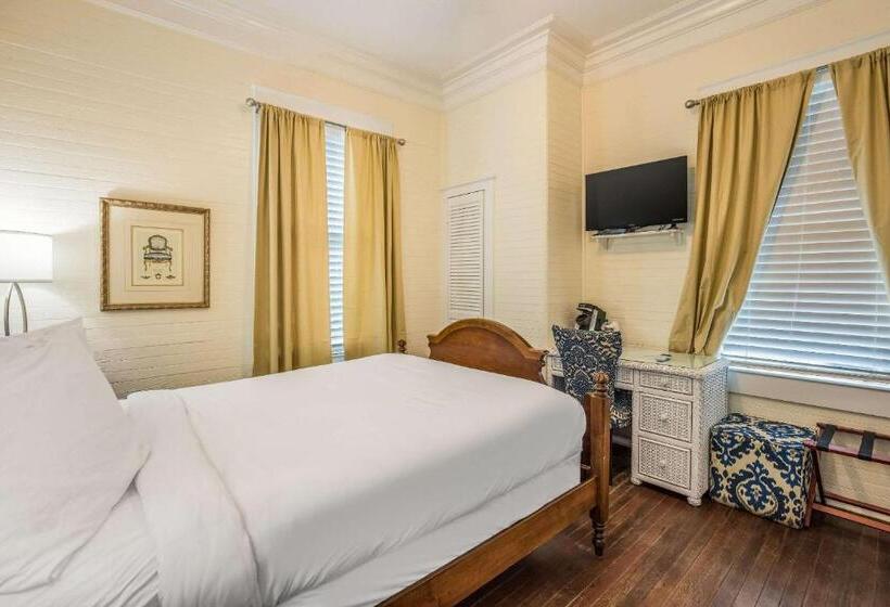 חדר סטנדרט מותאם לאדם עם מוגבלויות, Coombs Inn & Suites