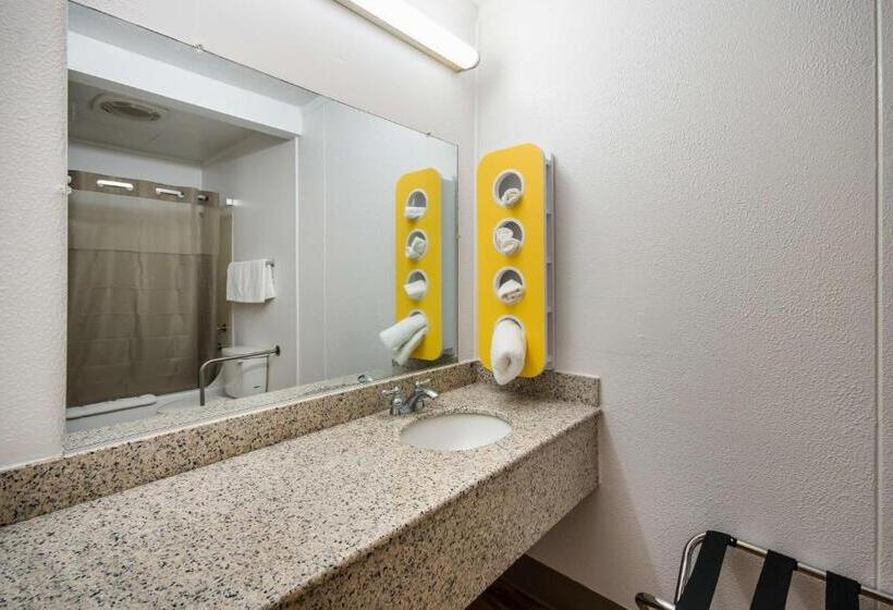 스탠다드 룸 킹사이즈 침대, Motel 6 Parkersburg, Wv