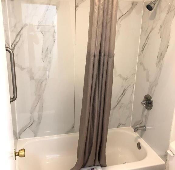 스탠다드 룸 킹사이즈 침대, Motel 6 Parkersburg, Wv
