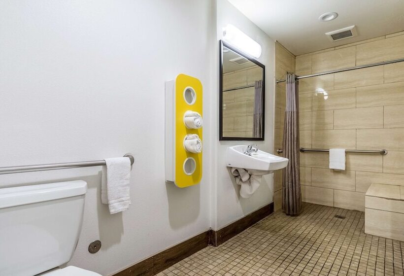 Номер Deluxe Адаптированный для Инвалидов, Motel 6oceanside, Ca, Marina