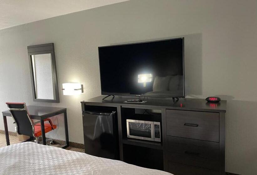Люкс Кровать Кинг, Clairmont Inn & Suites   Warren