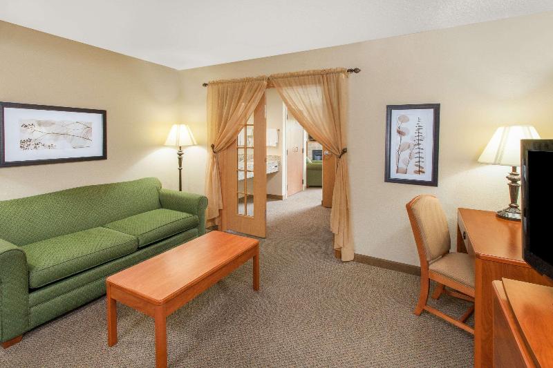Люкс Deluxe Кровать Кинг, Americinn By Wyndham Greenville