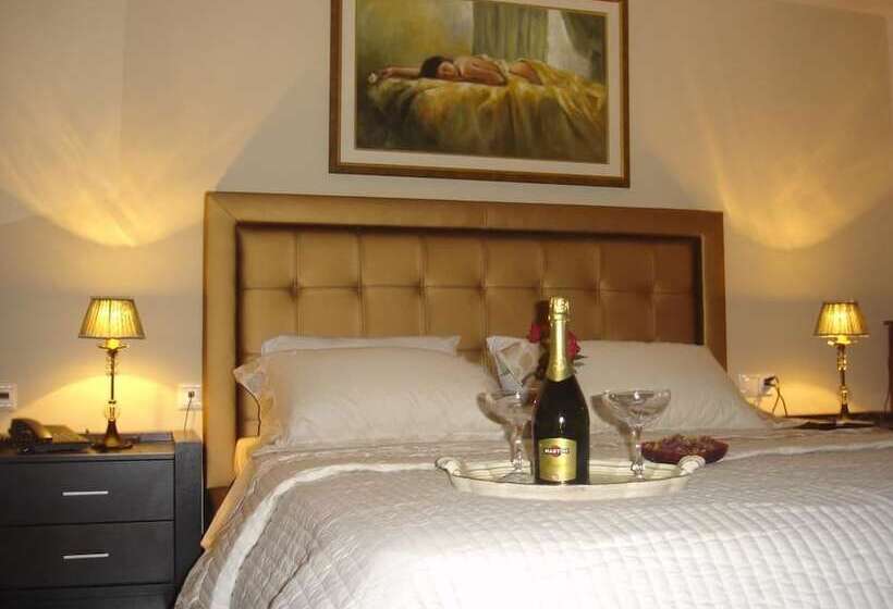 חדר משפחתי, Epavlis Meteora Suites