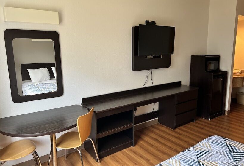 Номер Стандарт 2 Двуспальные Кровати, Quality Inn & Suites