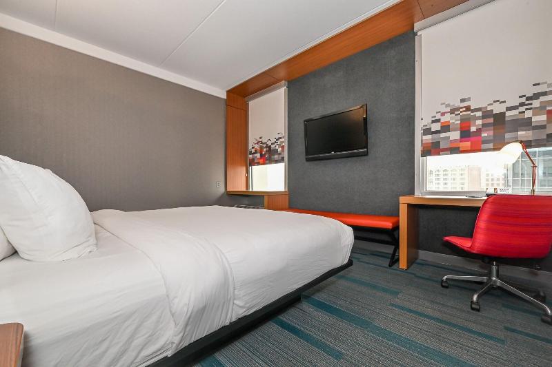 带大床的套房, Aloft Charlotte City Center