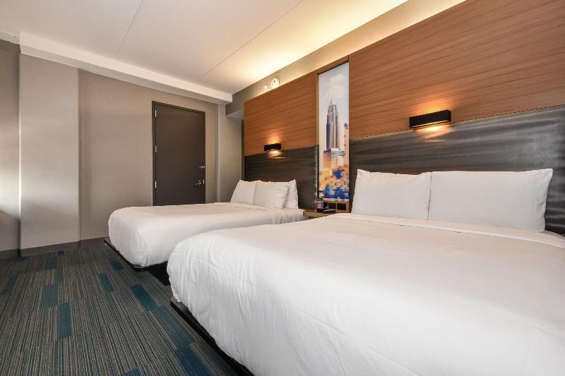带特大床的标准间, Aloft Charlotte City Center