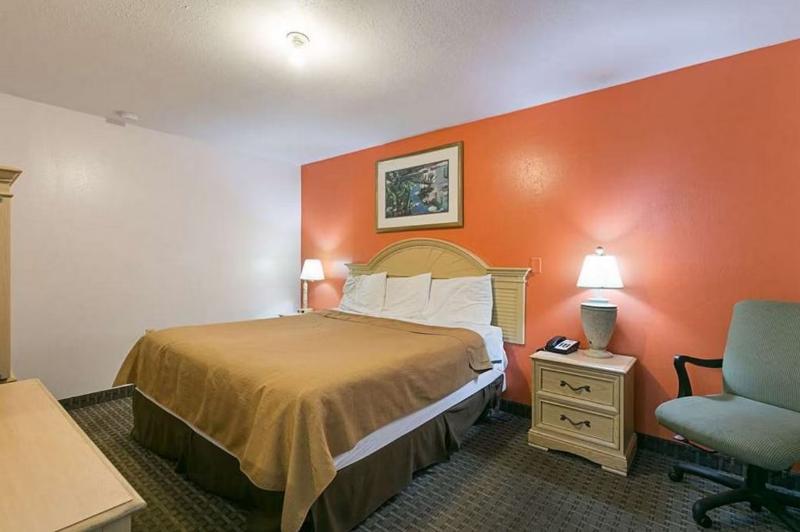 Люкс Кровать Кинг, Rodeway Inn & Suites