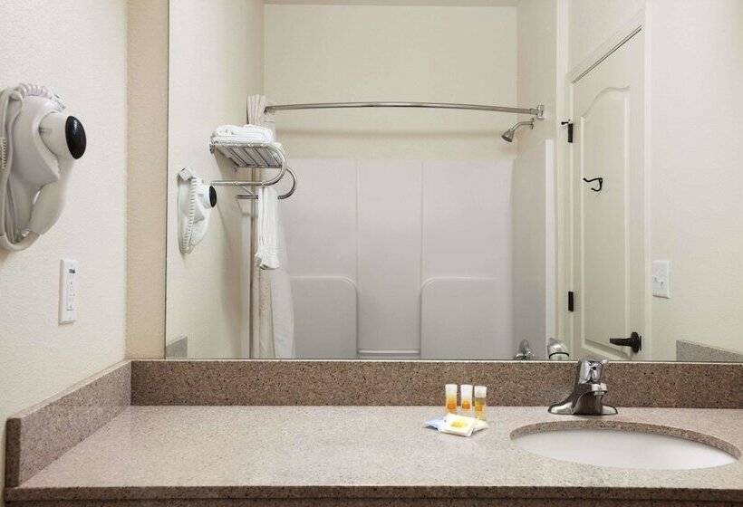 스위트, Days Inn & Suites By Wyndham Columbus Ne