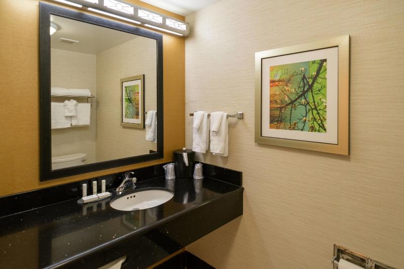 Люкс, Fairfield Inn & Suites Kennett Square