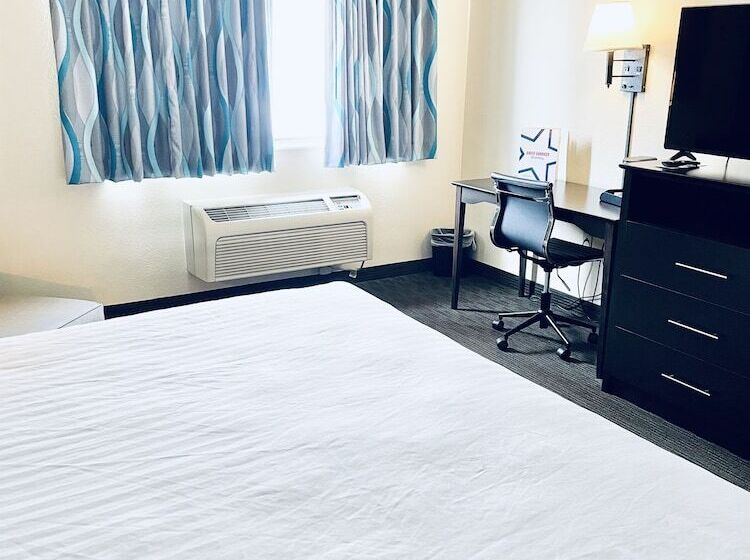 Люкс Deluxe Кровать Кинг, Americinn By Wyndham Green Bay East
