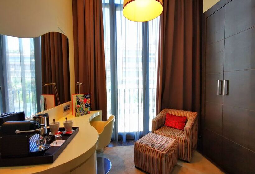 Люкс Вид на Бассейн, Indigo Barcelona   Plaza Catalunya 4sup, An Ihg