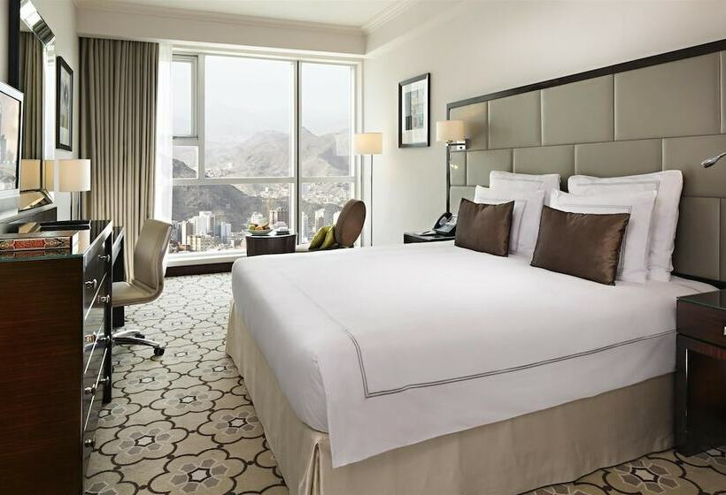 Junior Suite Vue Ville, Swissotel Makkah