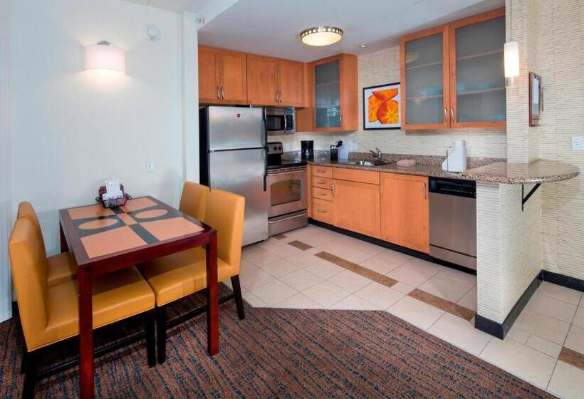 سوئیت 2 خوابه, Residence Inn Dover