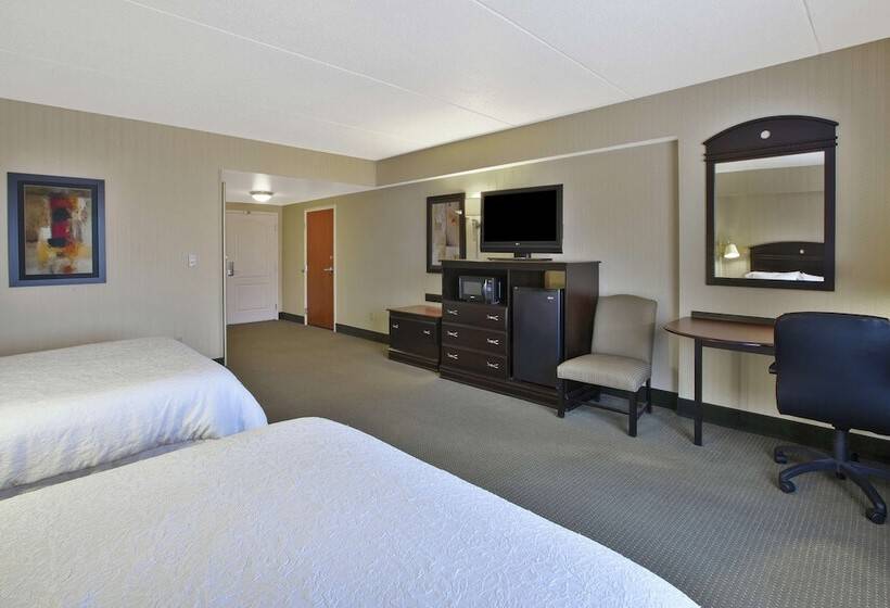 Номер Стандарт, Hampton Inn & Suites Plattsburgh