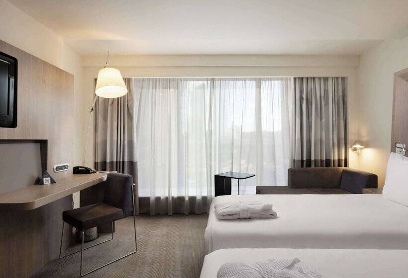 Номер Superior, Novotel Moscow City