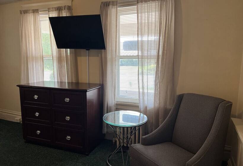 Апартаменты 1 Спальня, Simmons Motel And Suites