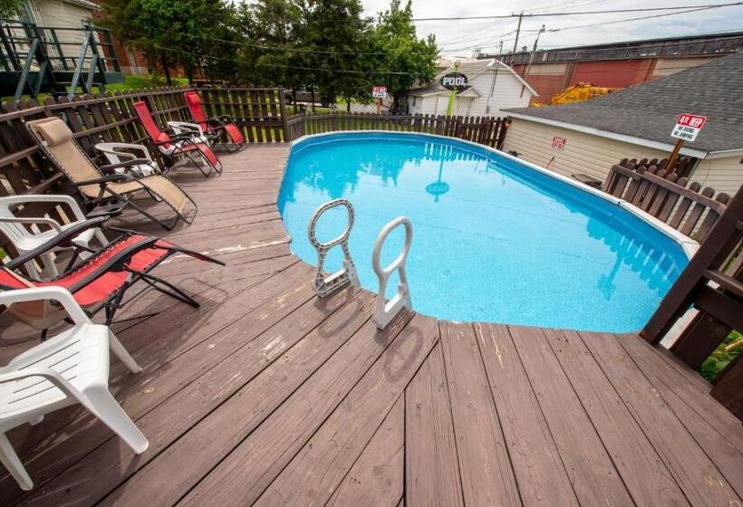 Номер Стандарт 2 Двуспальные Кровати, Simmons Motel And Suites