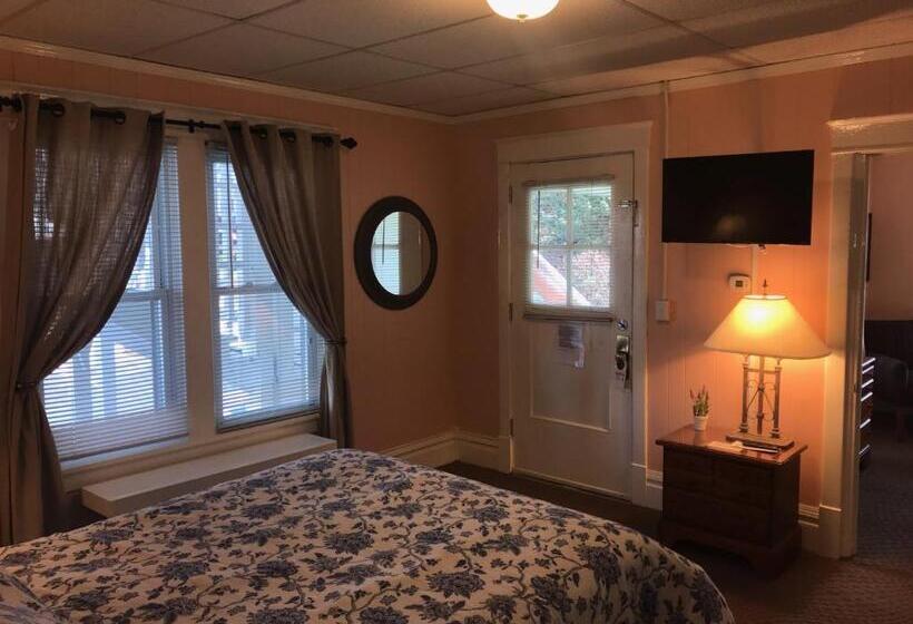 Апартаменты 2 Спальни, Simmons Motel And Suites