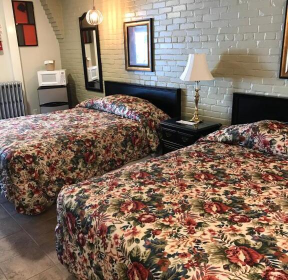 Четырехместный Номер Стандарт, Simmons Motel And Suites
