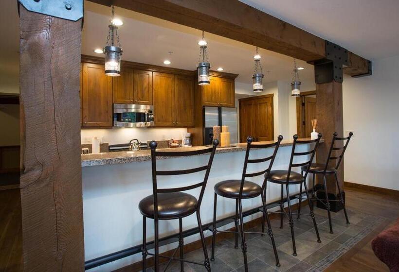 Апартаменты 2 Спальни, Silver Baron Lodge