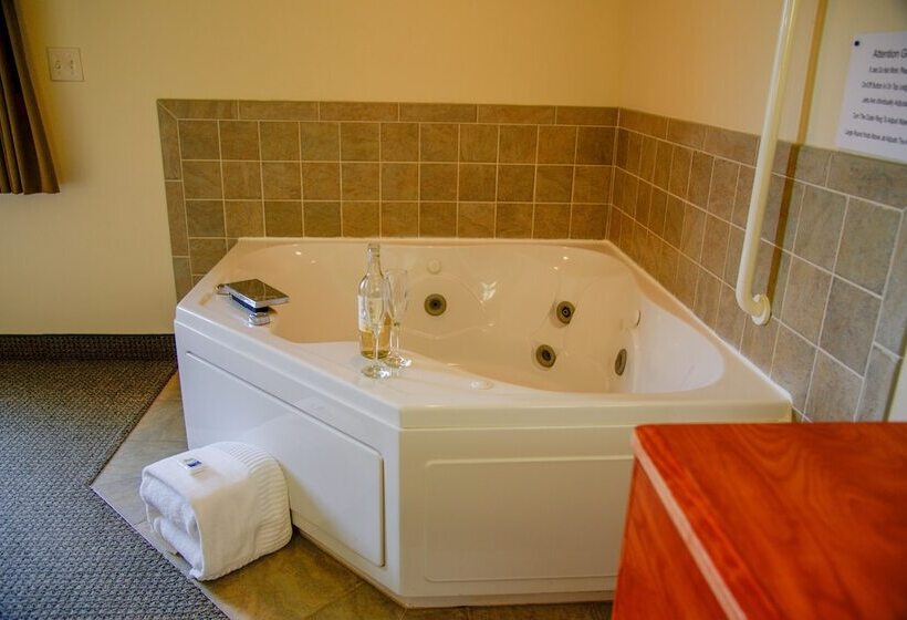 Люкс Deluxe Кровать Кинг, Americinn By Wyndham Havre