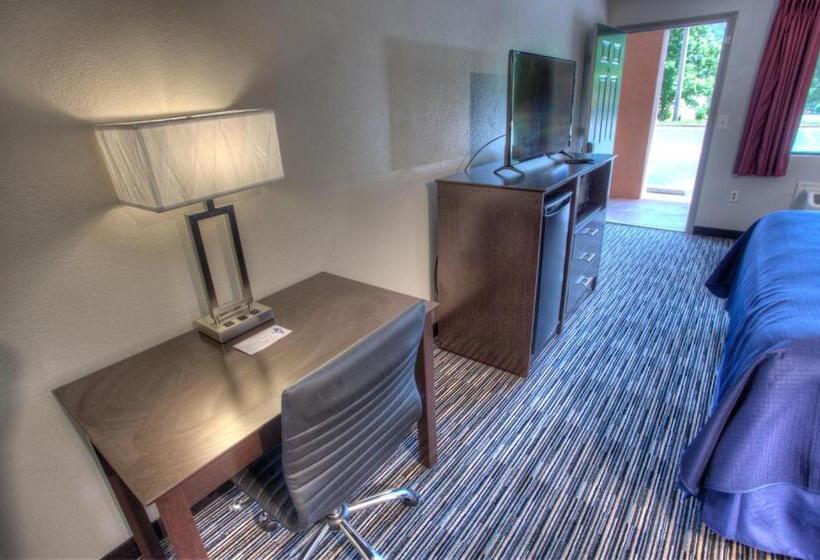 חדר סטנדרט עם מיטת קינג, Budgetel Inn And Suites Plus Helen
