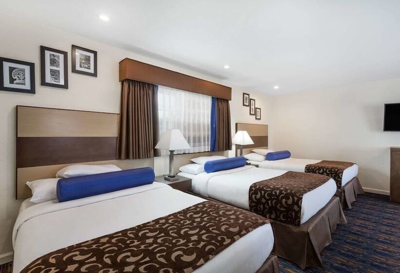 Номер Стандарт, Howard Johnson By Wyndham Berkeley