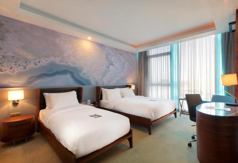 高级三人间, Mercure Istanbul Umraniye