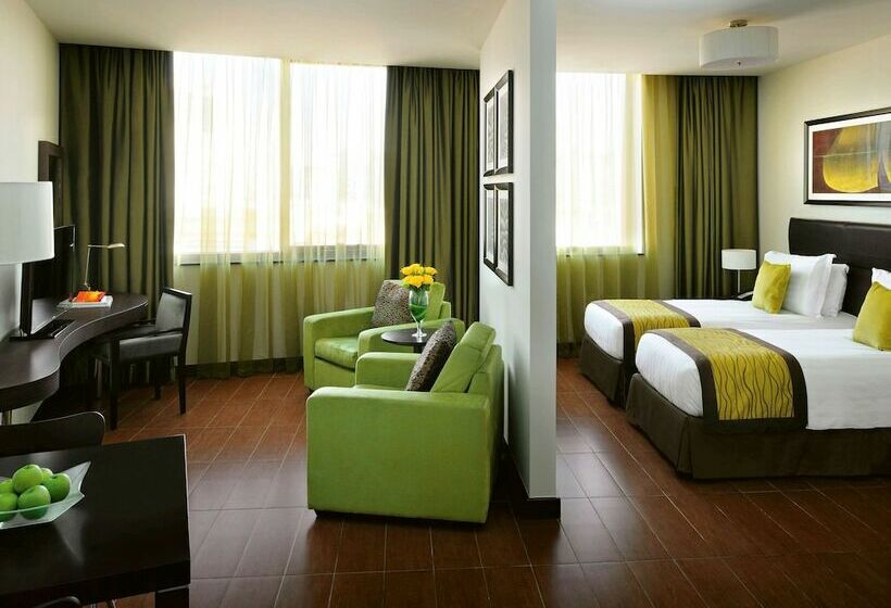 Deluxe Room, Mövenpick Hotel Apartments Al Mamzar Dubai