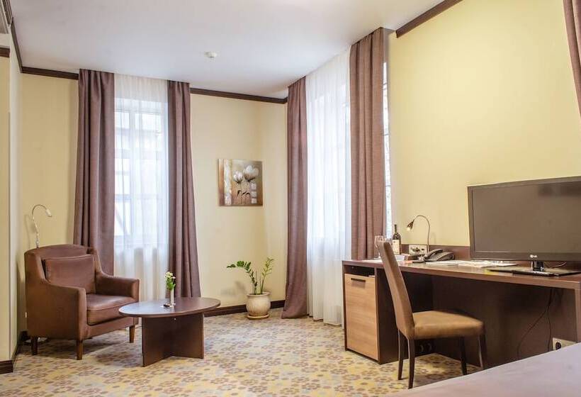 חדר קלאסי, Park Hotel Golosievo