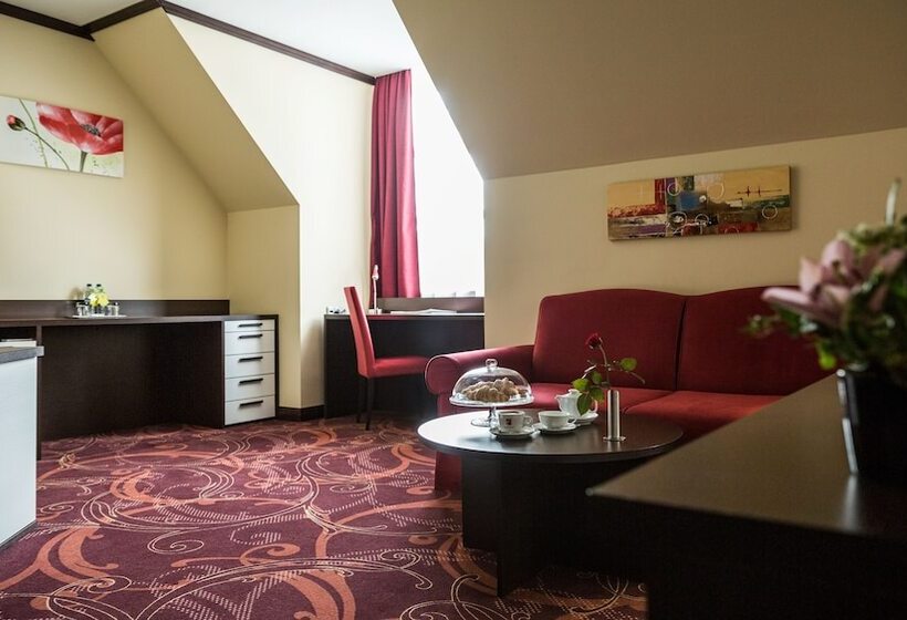 סוויטת ג'וניור, Park Hotel Golosievo