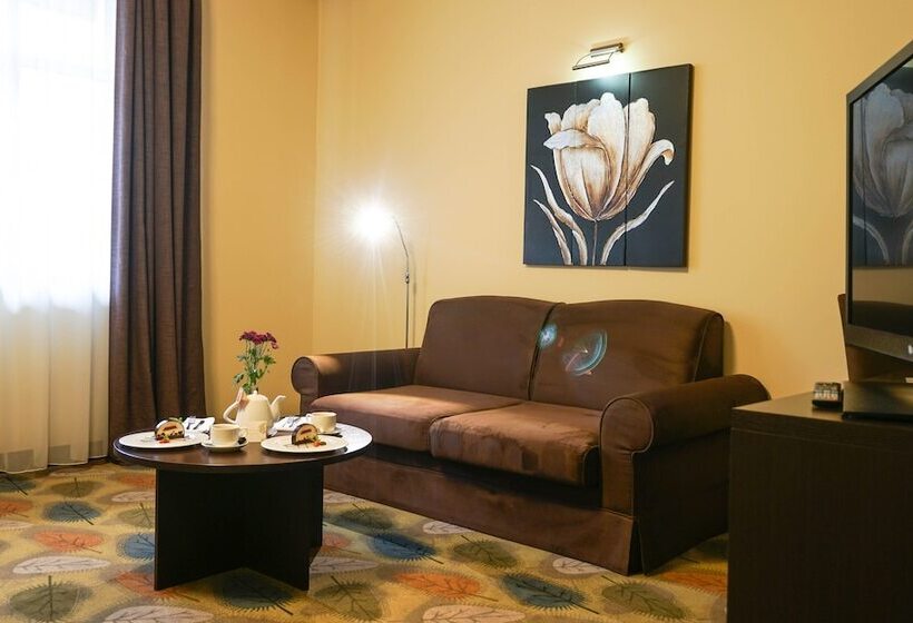 סוויטה, Park Hotel Golosievo