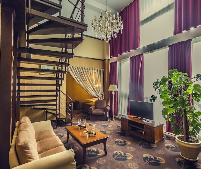 סוויטה נשיאותית, Park Hotel Golosievo